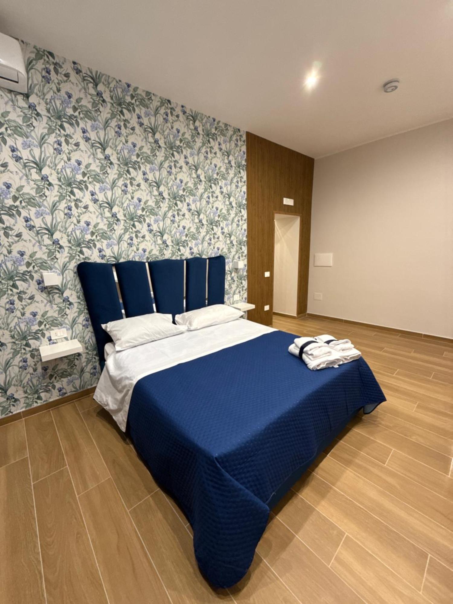 Il Regno Di Napoli Hotel Bagian luar foto